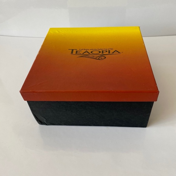 TEAOPIA Rose Teacup and Tray Snack Set in Box - Picture 5 of 10